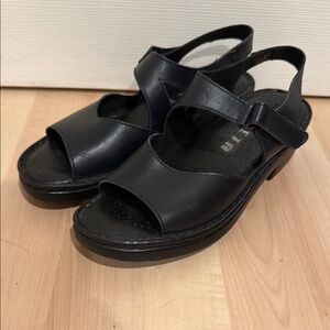 Zeeta Black Leather Women's Sandals 10